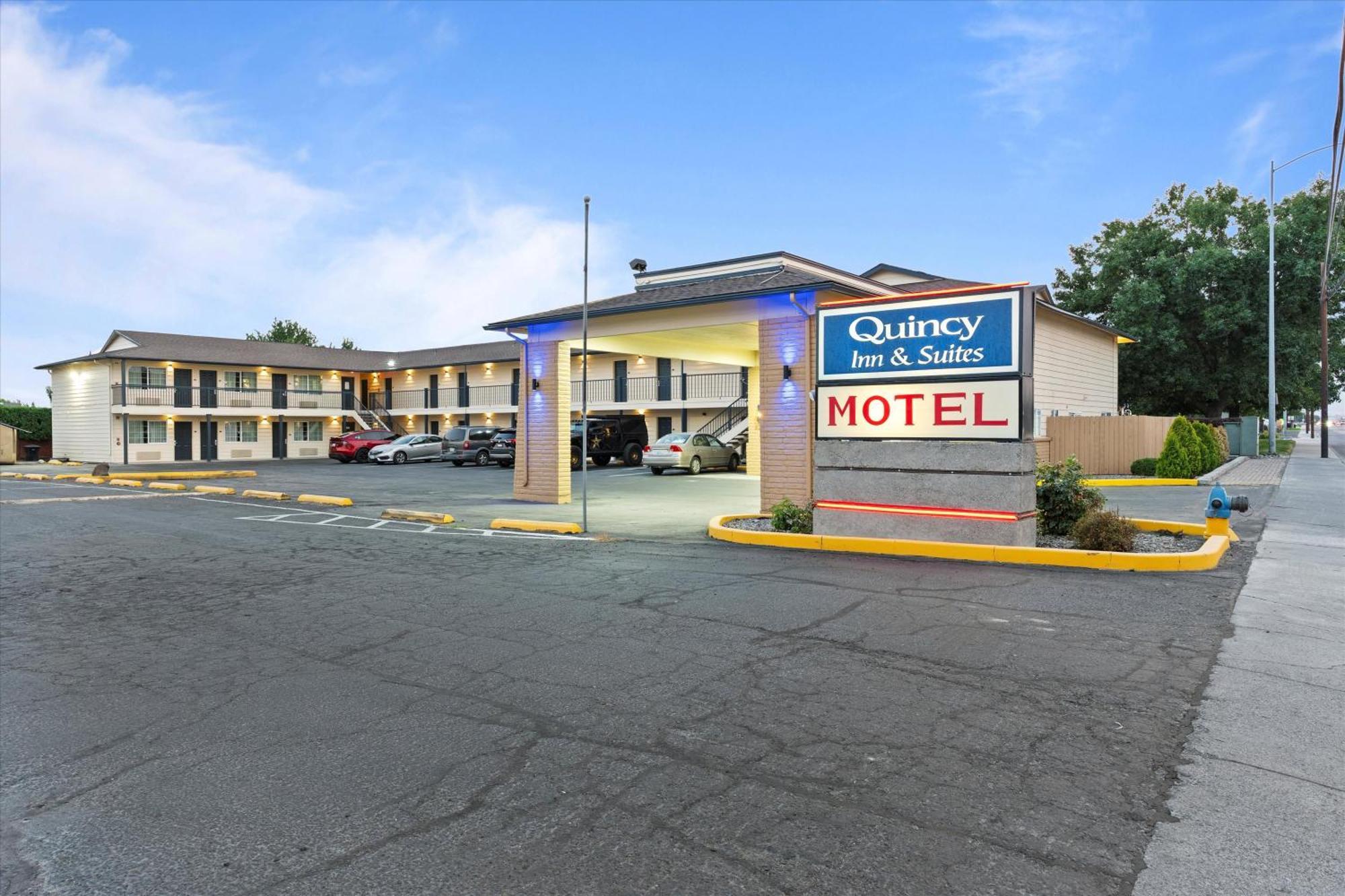 Quincy Inn And Suites Exterior foto