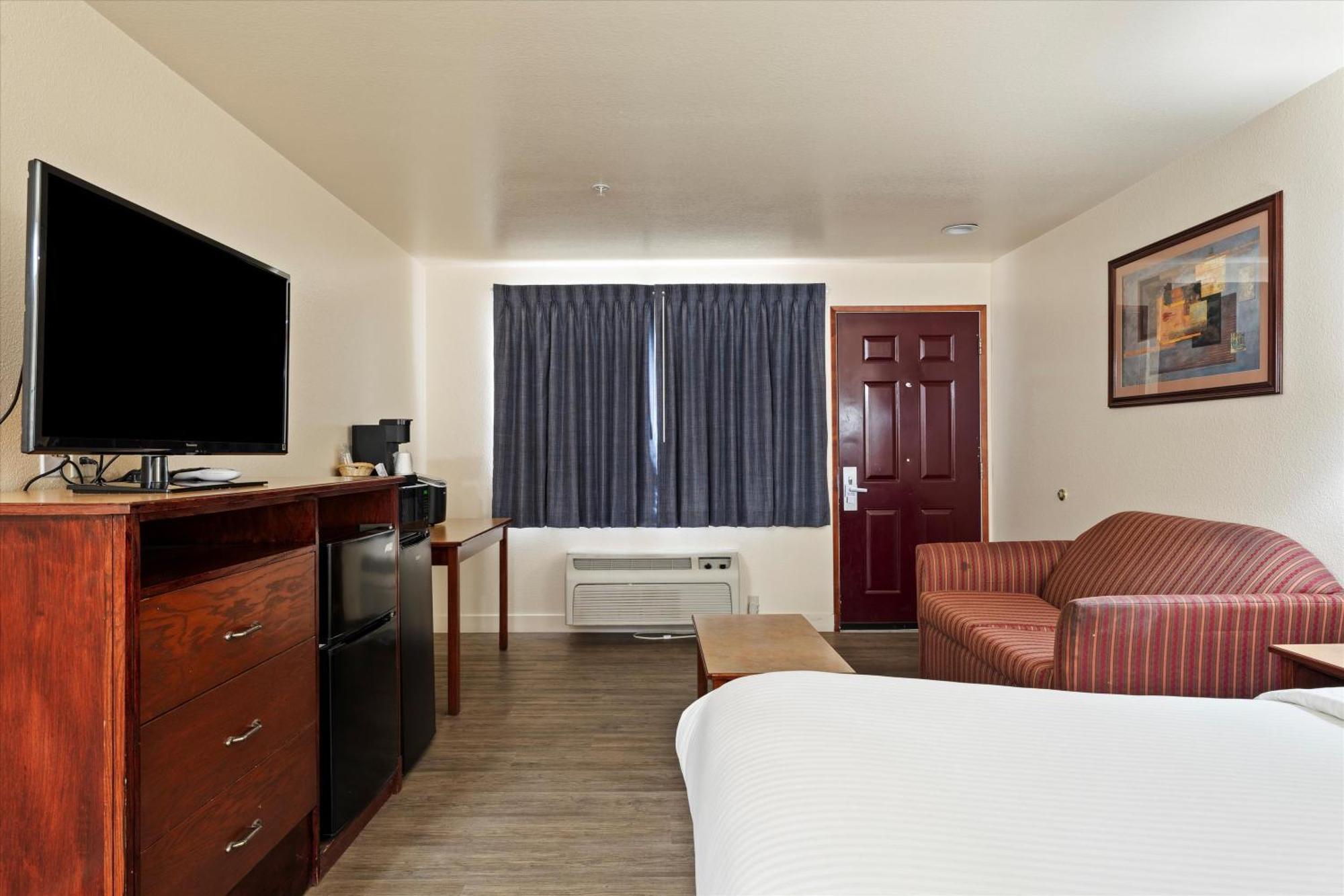 Quincy Inn And Suites Exterior foto